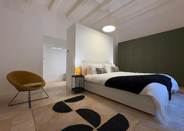 St Ursula Sanctuary 3 Bed Διαμέρισμα